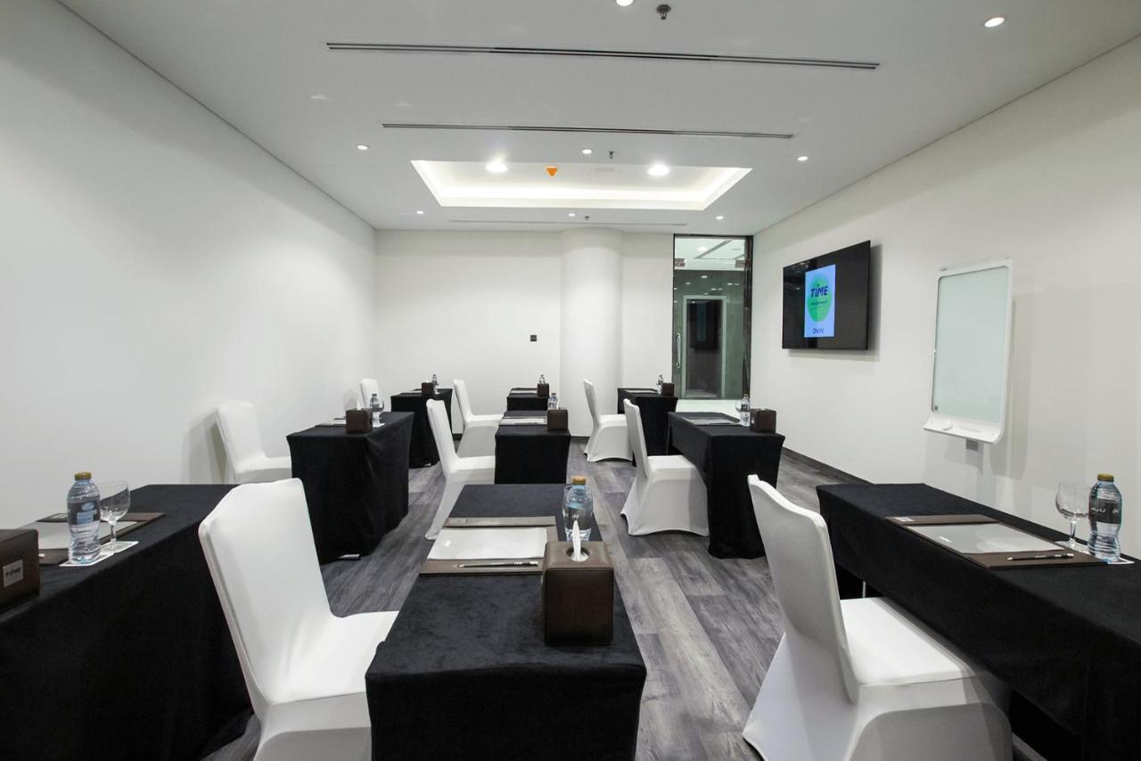 Time Onyx Hotel Apartments ドバイ エクステリア 写真